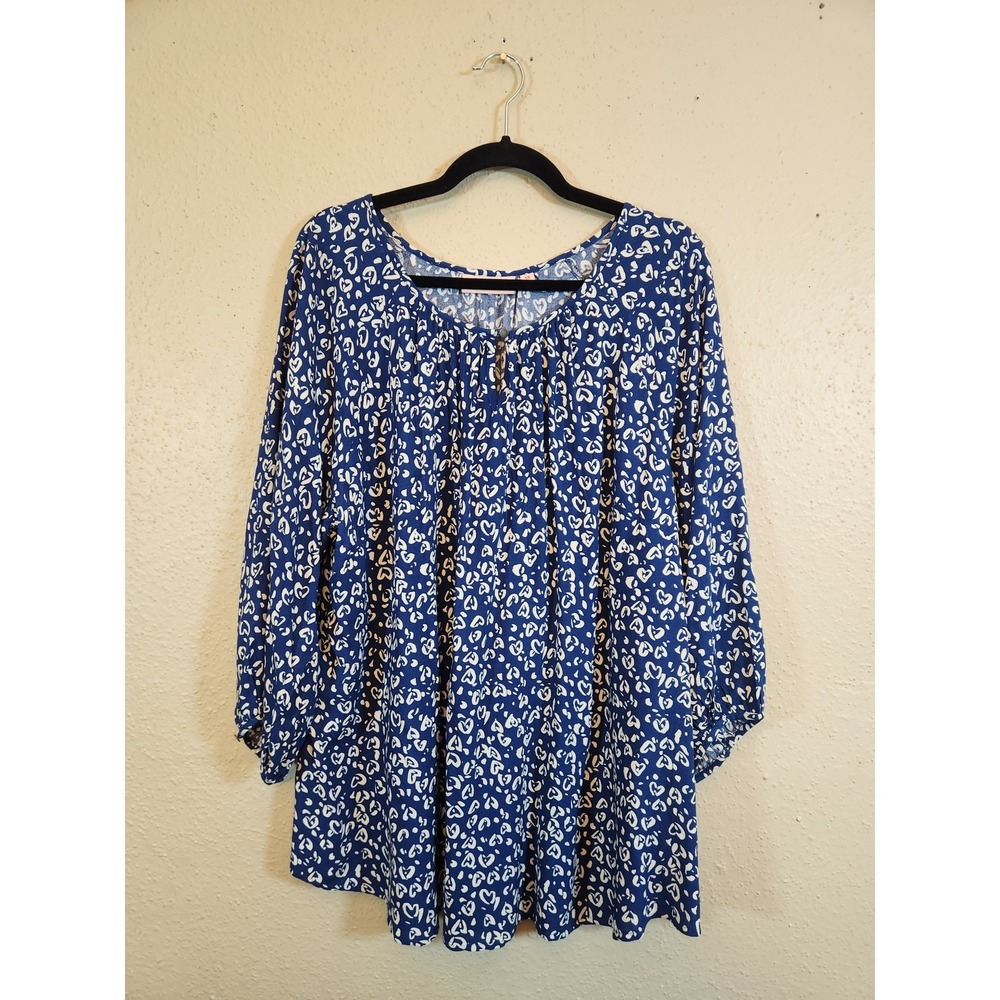 EVRI Womens 1X Blue Heart Print Blouse Long Sleeve Keyhole Rayon Top